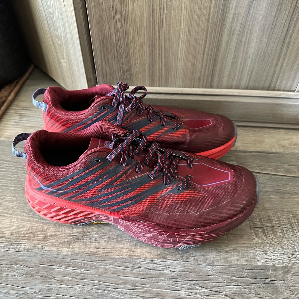 Like new Hoka Speedgoat 4 women's 9